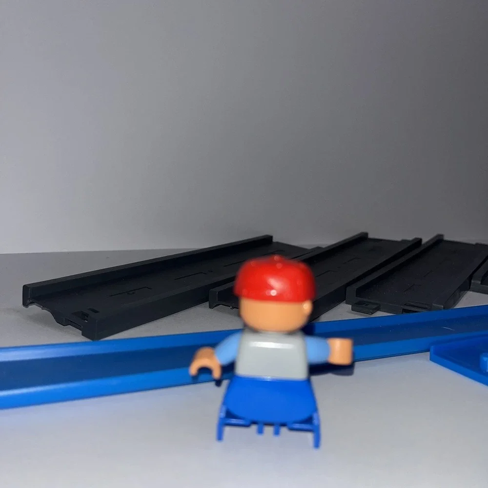 LEGO DUPLO Replacement People Figures with Tracks Street Connectable Tracks